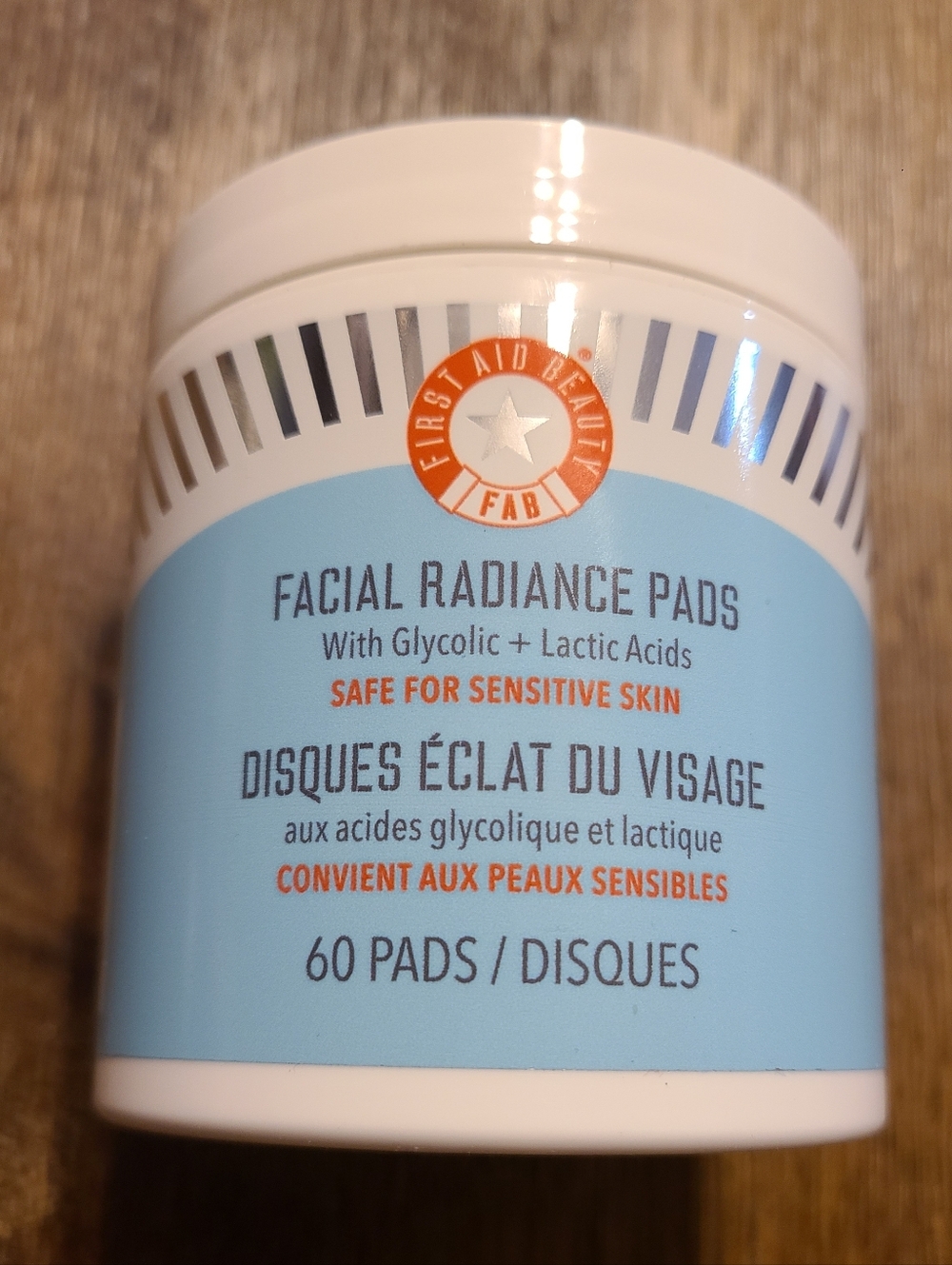 New First Aid Beauty Facial Radiance Pads with Glycolic + Lactic Acids  60 ct